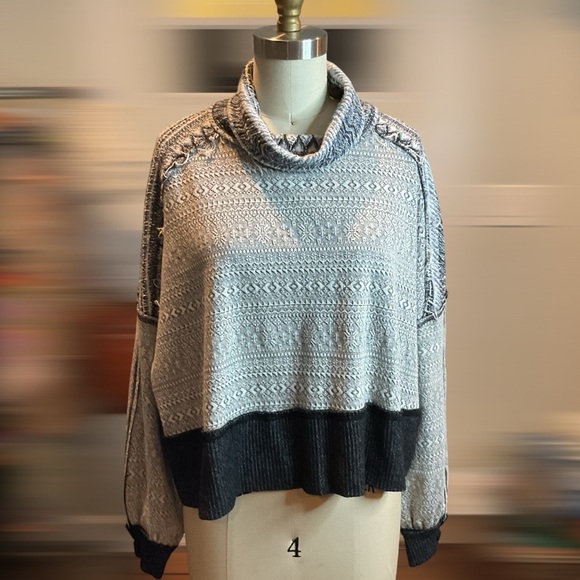 Free People At The Lodge Turtleneck Sweater Small EUC - Picture 3 of 15